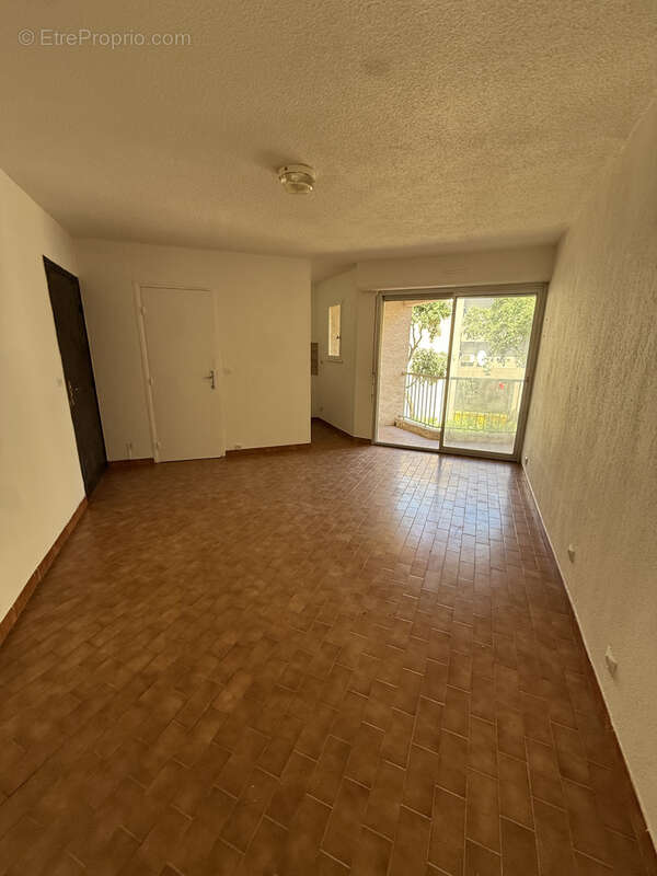Studio 17 m2 terrasse 4 m2 - calvi centre - photo 3
