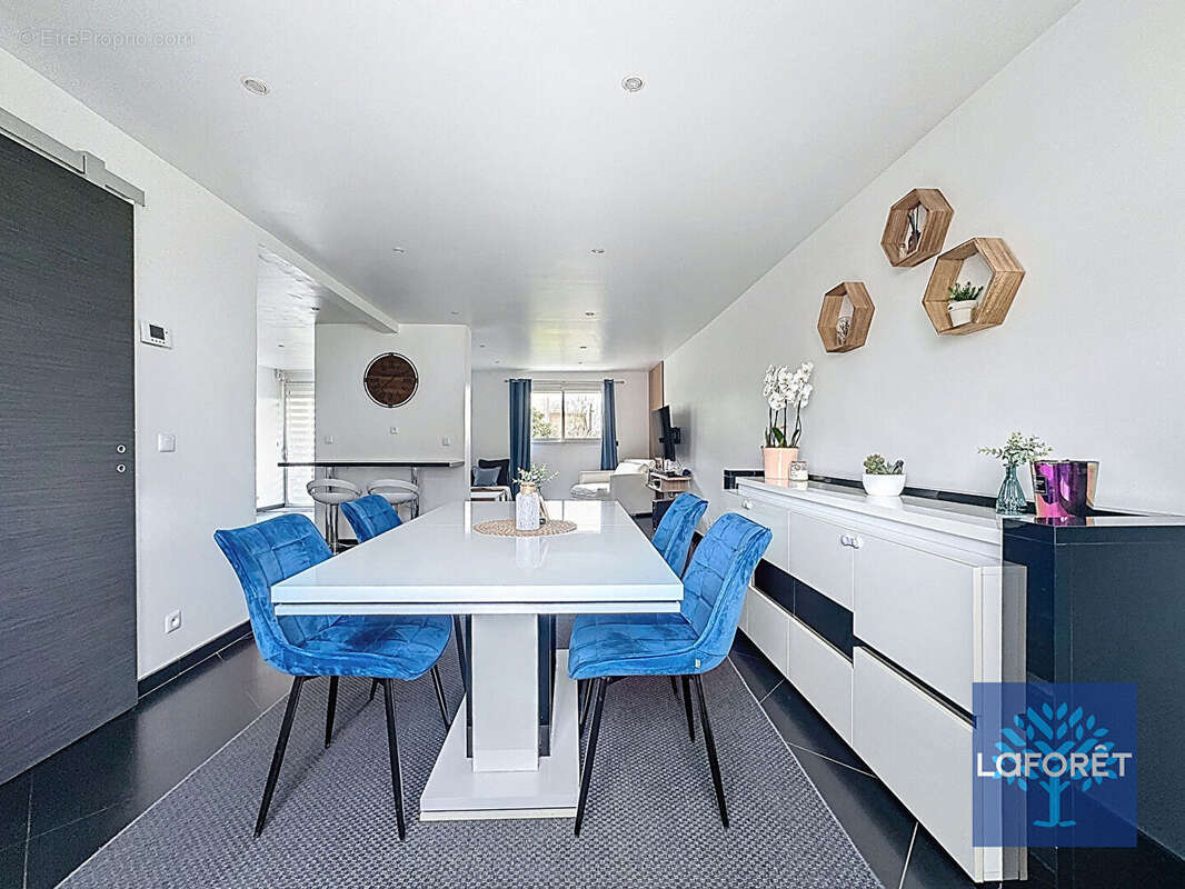 Maison à CHILLY-MAZARIN