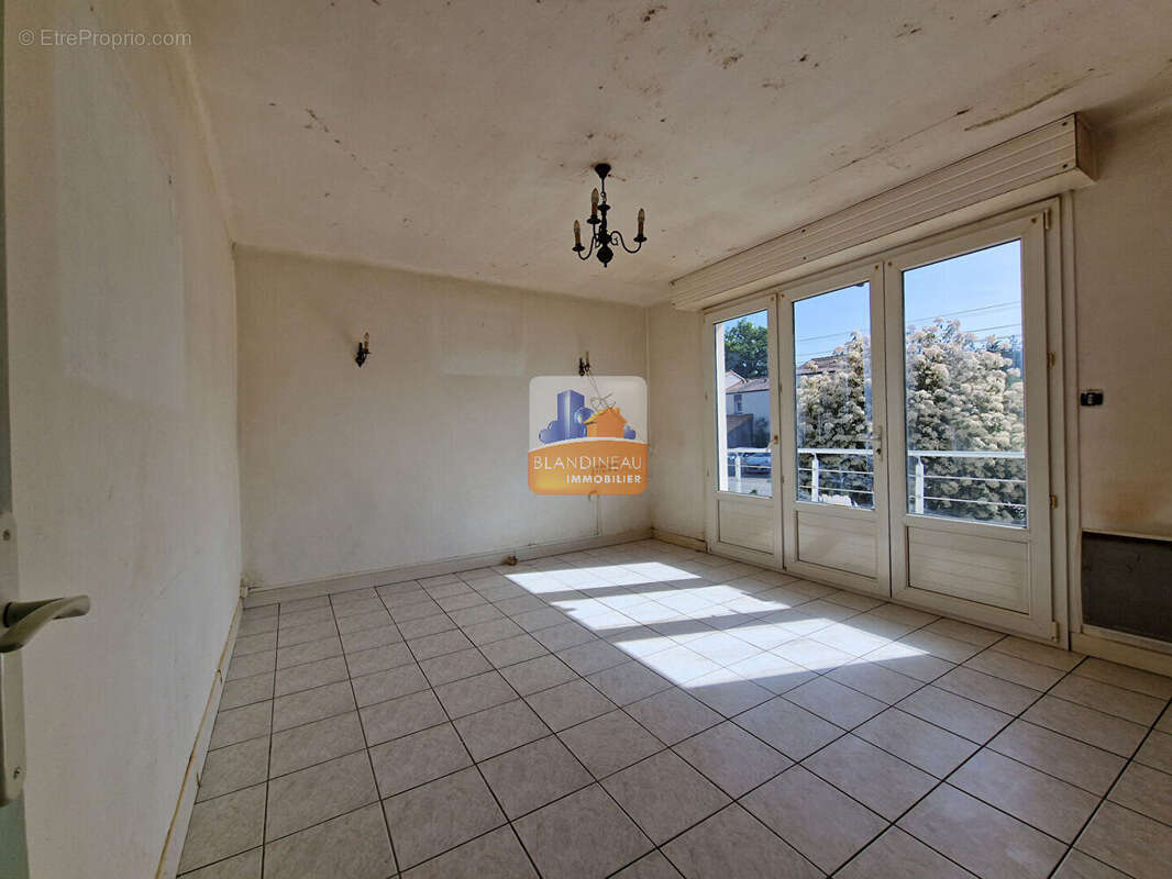 Maison à SAINT-LEGER-LES-VIGNES