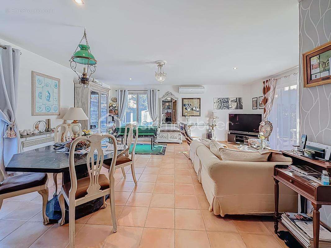 Maison à VILLEVEYRAC