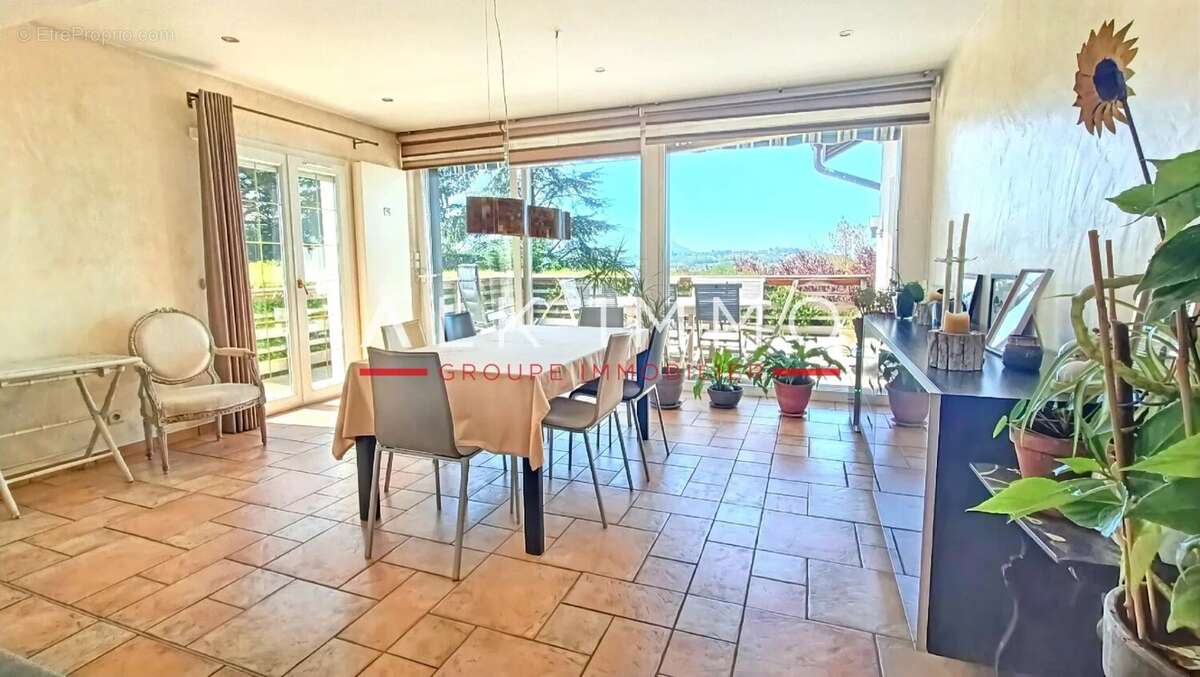 Maison à CRANVES-SALES