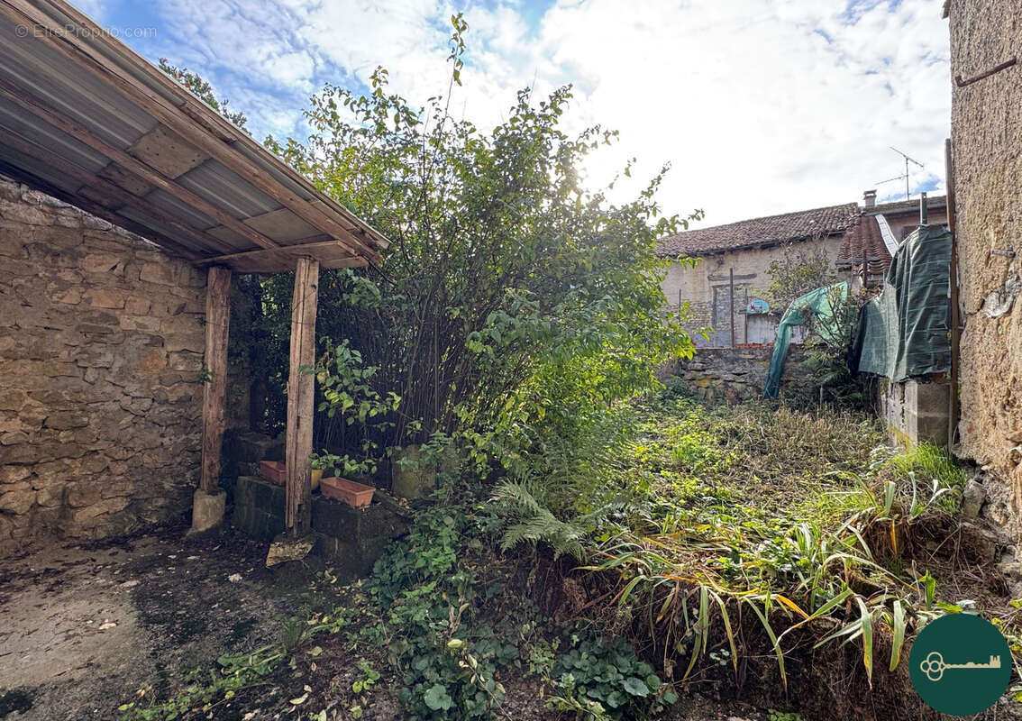 Maison à LUCEY