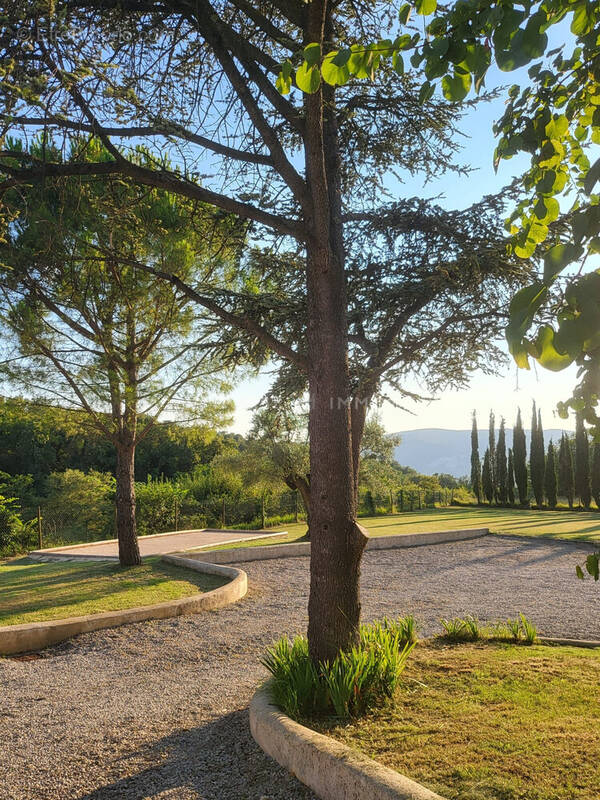 Maison à MONTELIMAR