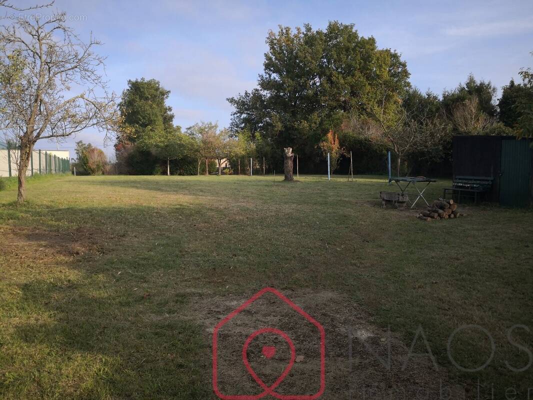 Terrain à FONTENAY-SUR-LOING