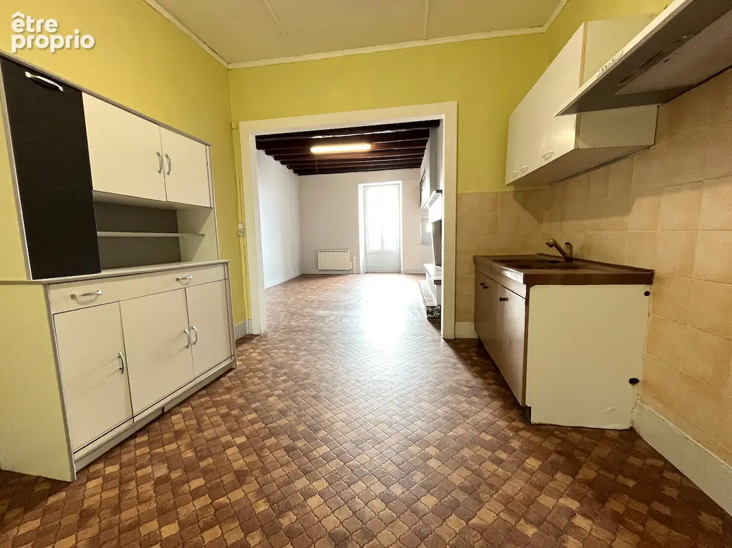Secteur CASTELMORON SUR LOT,  dans le village de MONCLAR D'AGENAIS maison de ville de type 4 d'environ 146,53 m2.  Cette grande  - photo 4