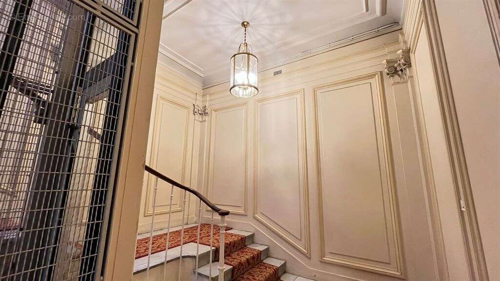 Appartement à PARIS-7E