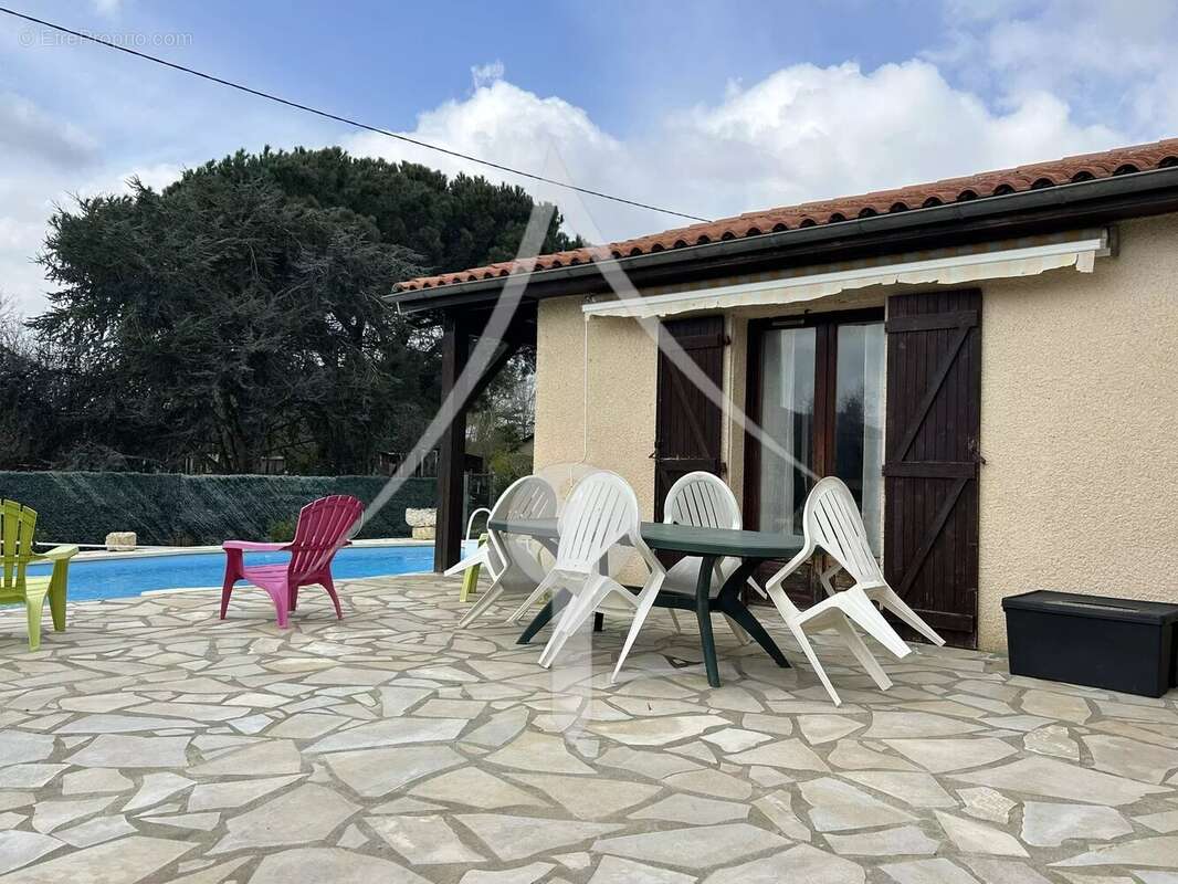 Maison à LAVERNOSE-LACASSE