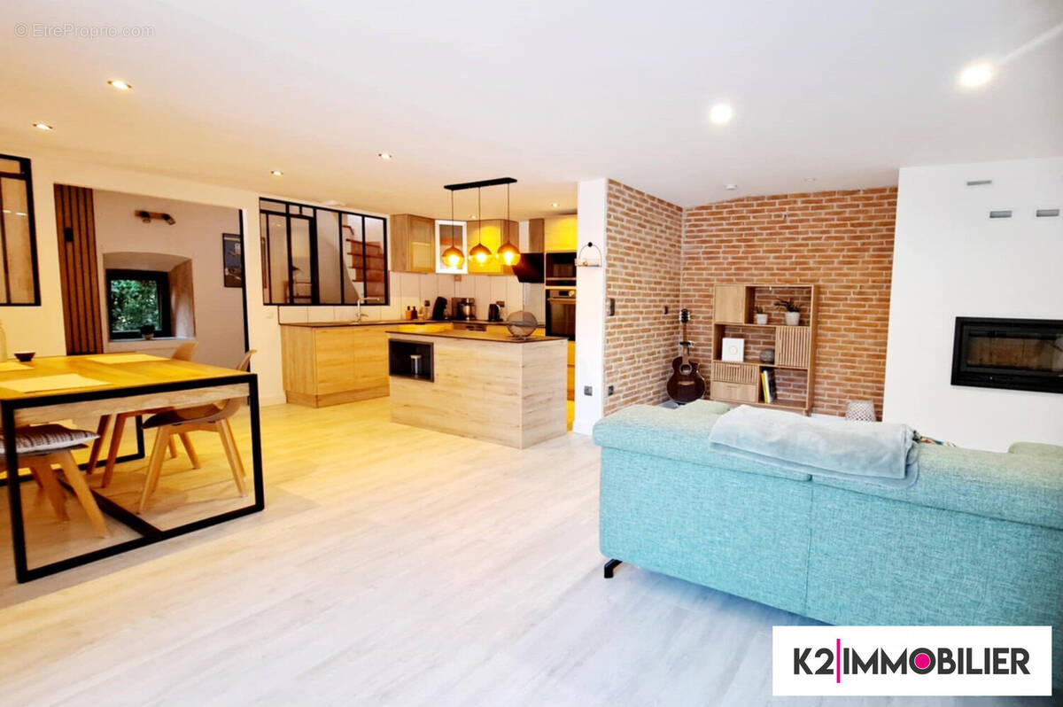 Maison à SAINT-MARCEL-LES-SAUZET