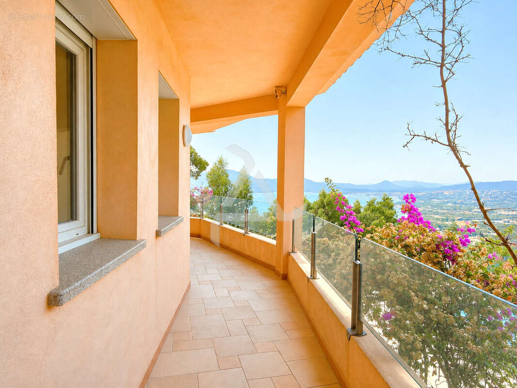 Dans le domaine très exclusif de « marina di fiori » à porto-vecchio villa d’exeption de 354m2 - photo 63