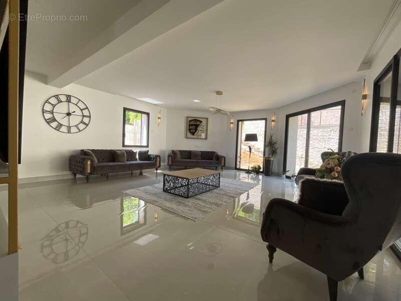 Maison à SAINT-PREST