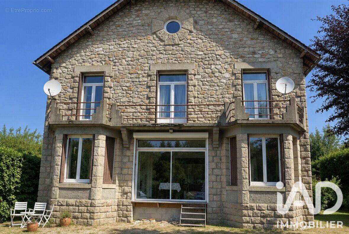 Photo 1 - Maison à SAINT-PRIEST-DE-GIMEL