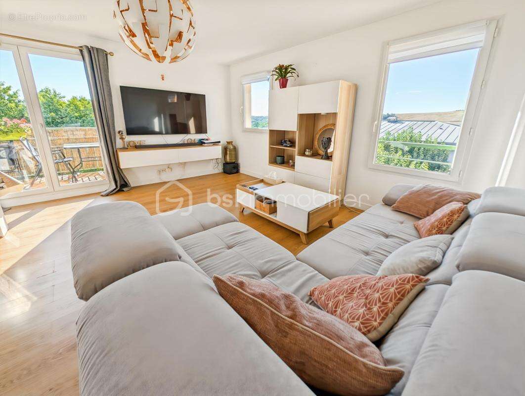 Superbe appartement t3 dernier etage avec ascenseur balcon et deux parkings / dpe c - photo 3