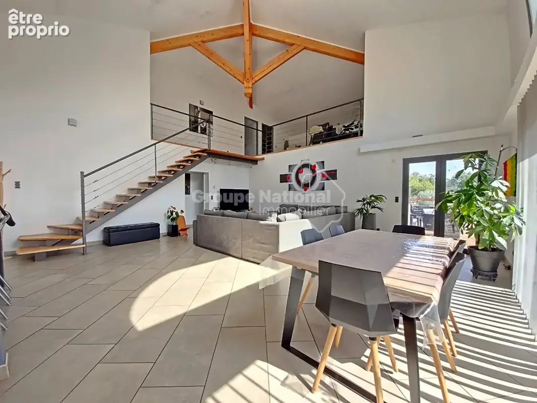 Maison contemporaine de 199 m² sur une parcelle de 800m². - photo 4
