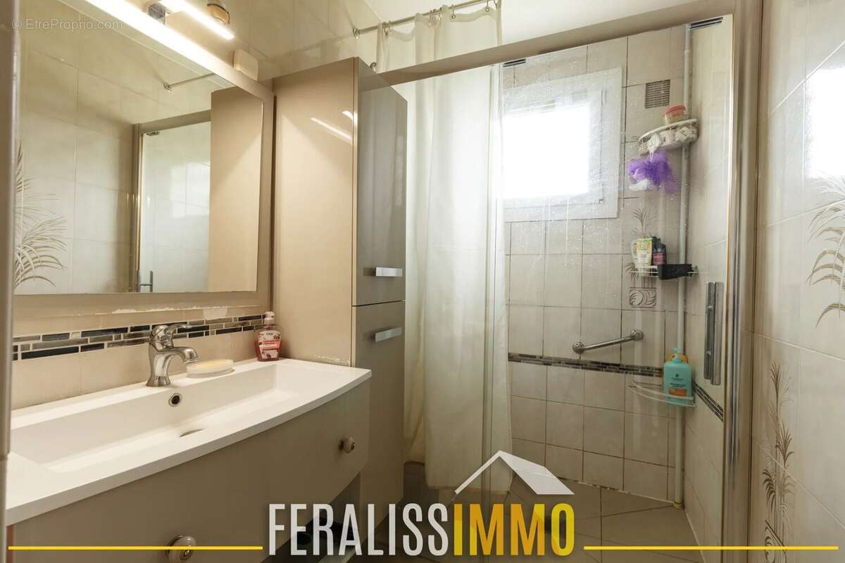 Maison à COURDIMANCHE