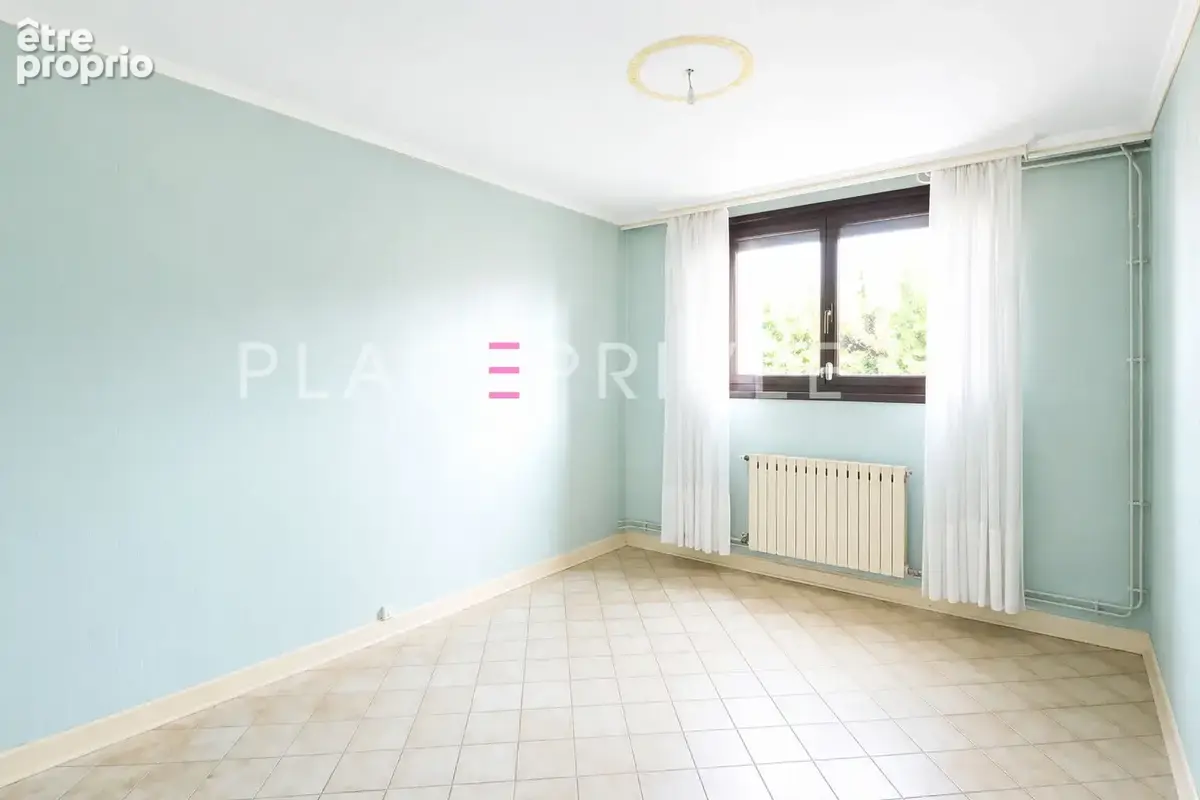 Maison avec garage et jardin - photo 10