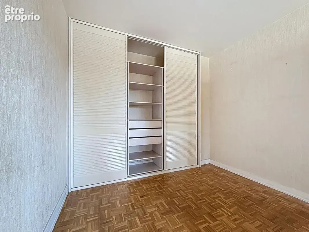 Très grand studio de 40 m² avec place  de parking Et cave à 2 minutes du métro Villejuif louis Aragon - photo 3