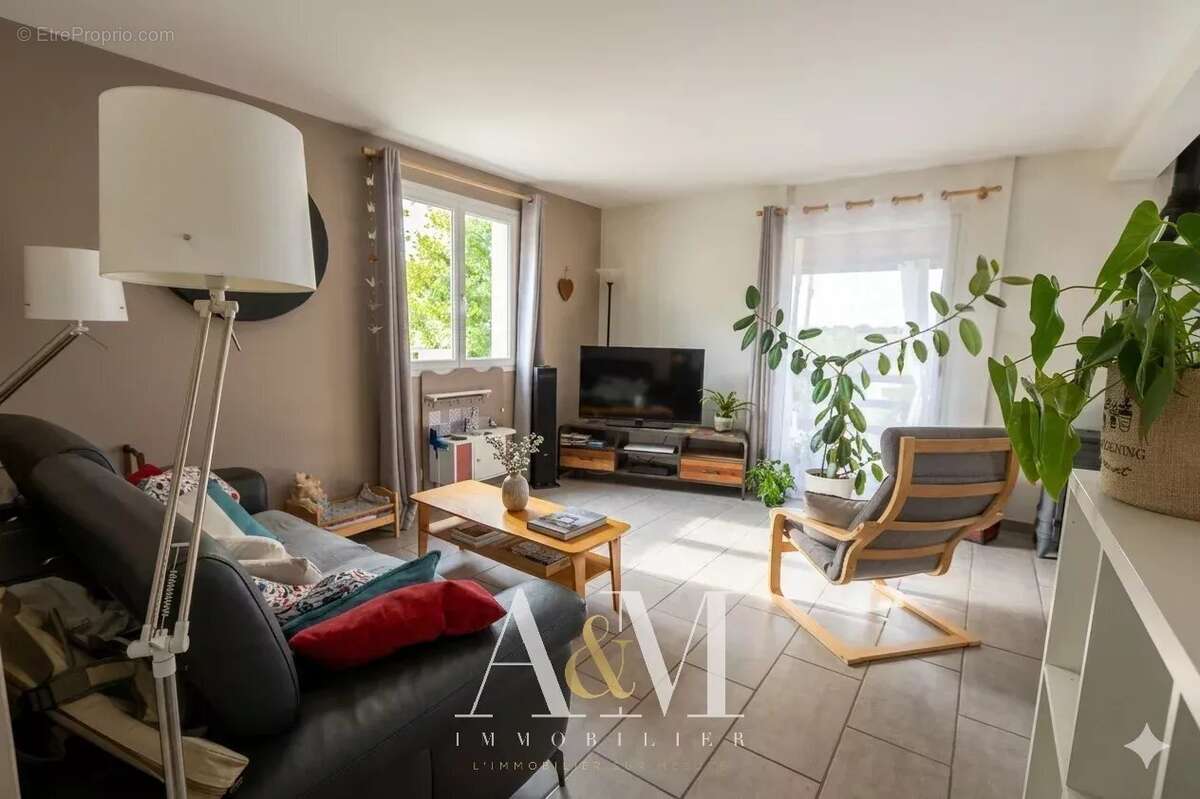 Maison à POUSSAN