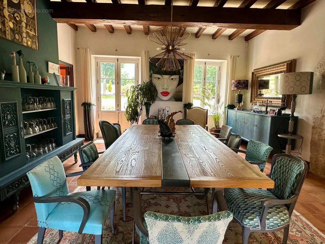 salle à manger.... - Maison à CONDOM