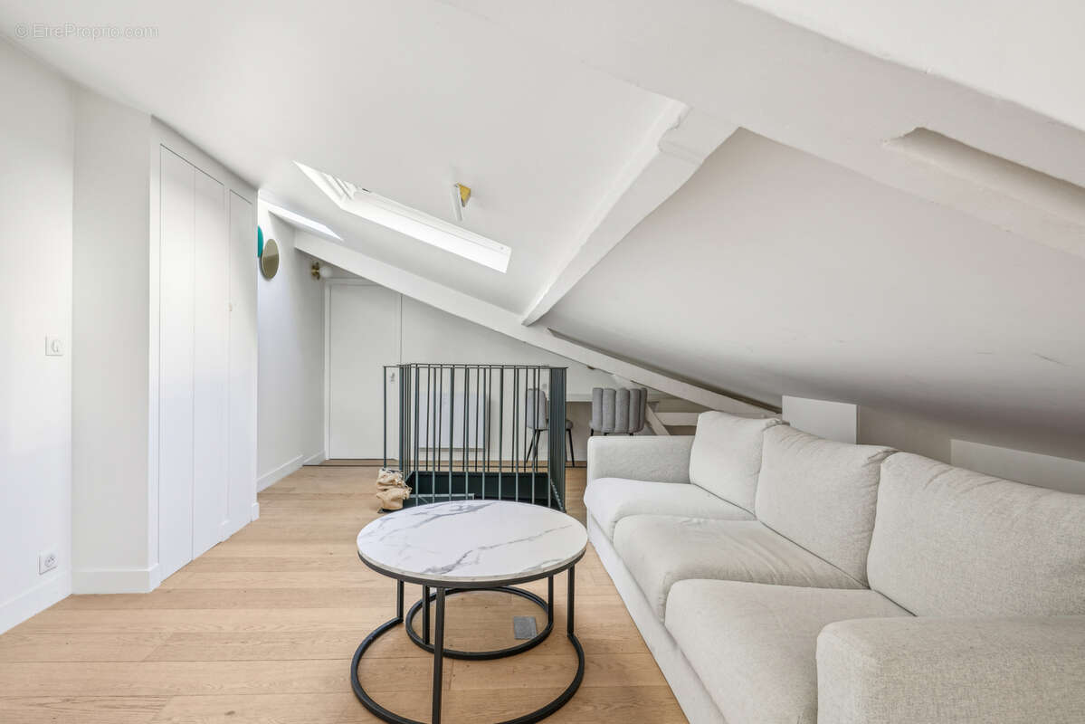 Appartement à PARIS-17E