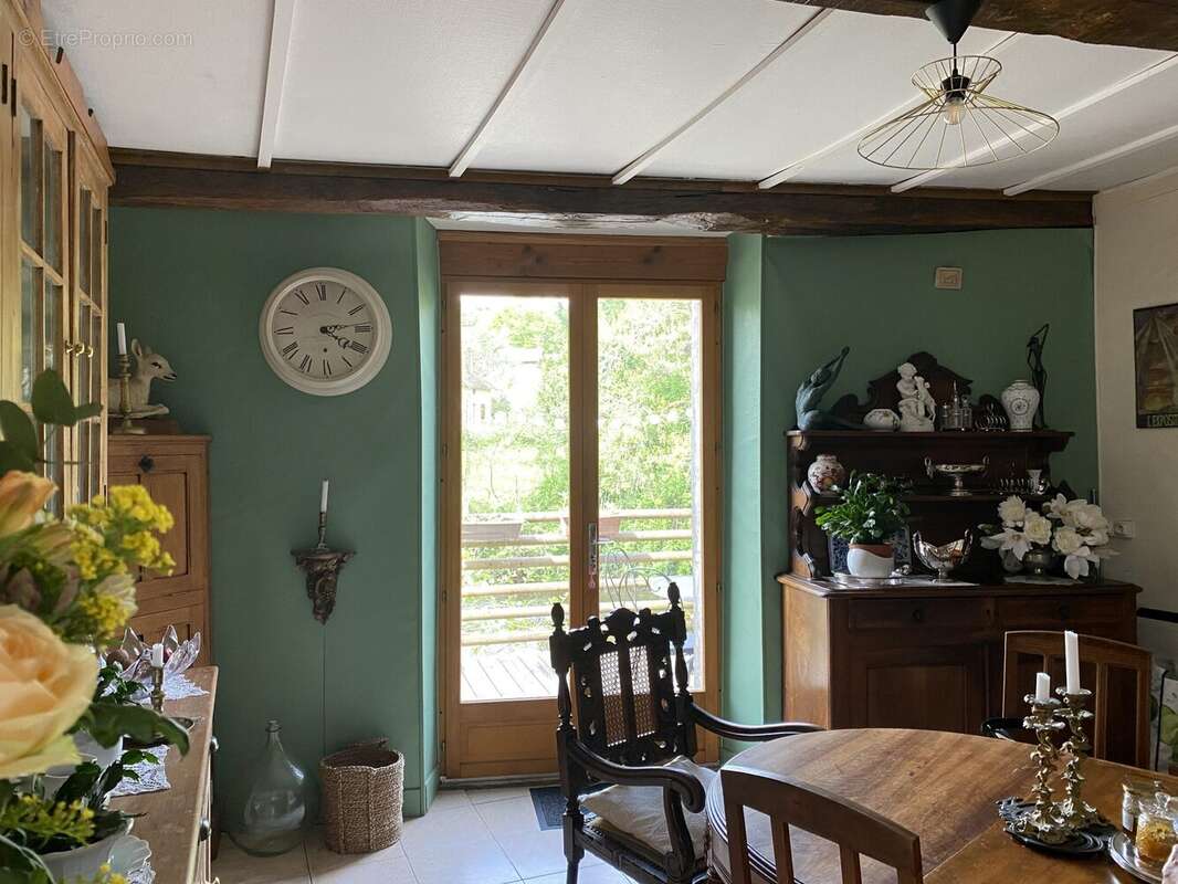 Maison à EYMOUTIERS