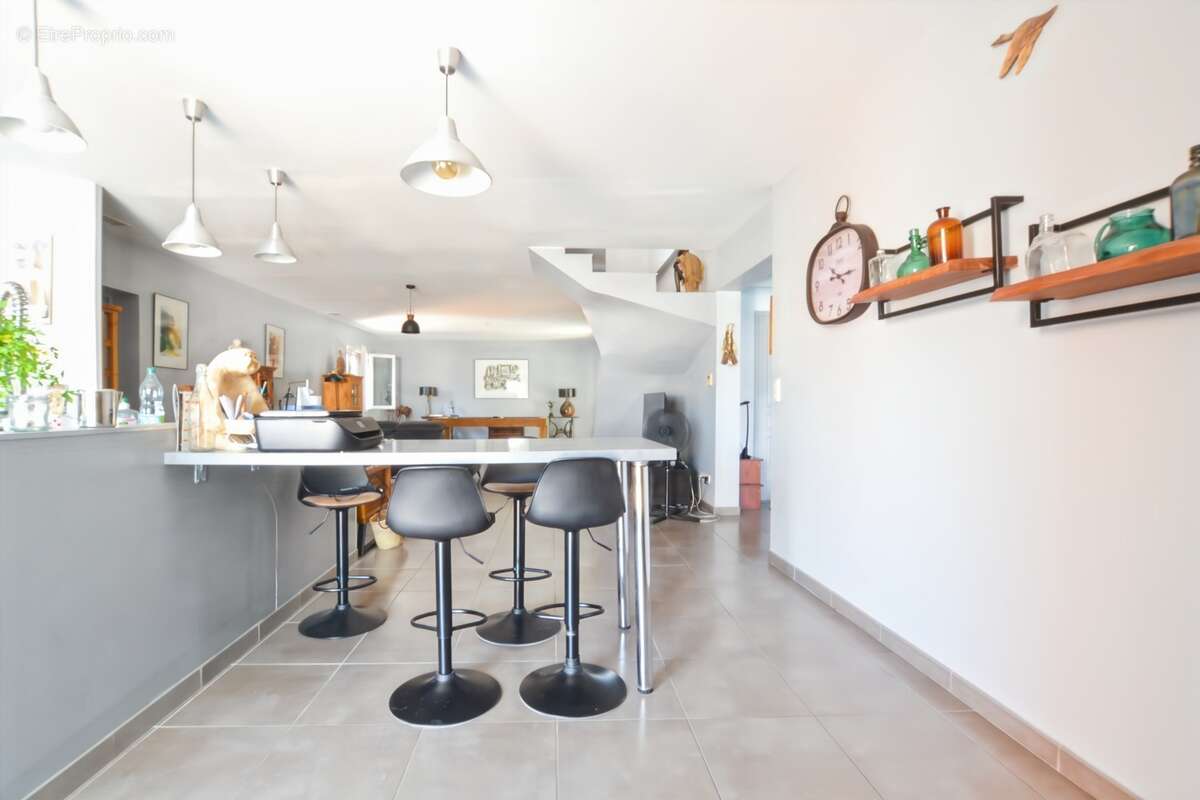 Montady – Maison familiale de 184 m² avec piscine et véranda - photo 25