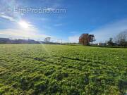 Terrain à PONT-DE-VAUX