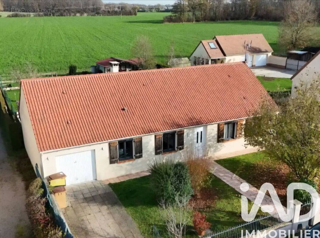 Photo 1 - Maison à RUEIL-LA-GADELIERE