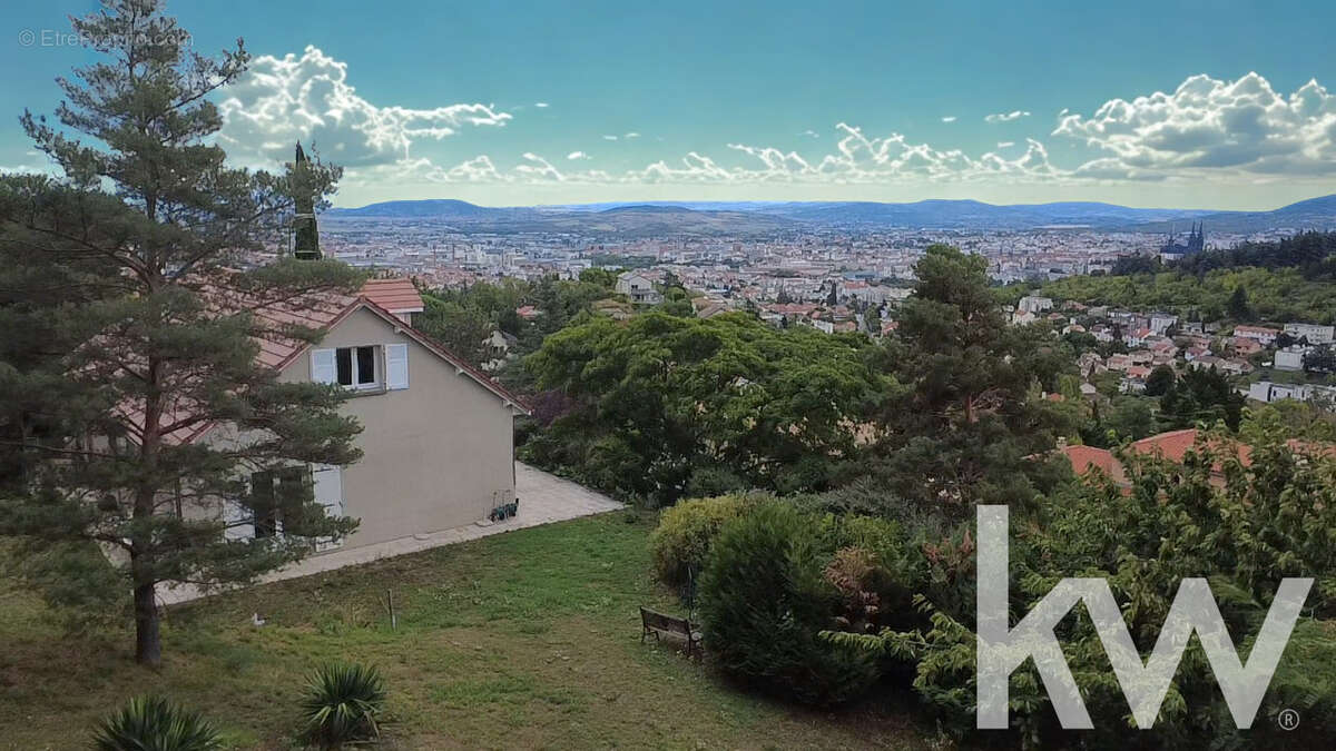 Maison à CLERMONT-FERRAND