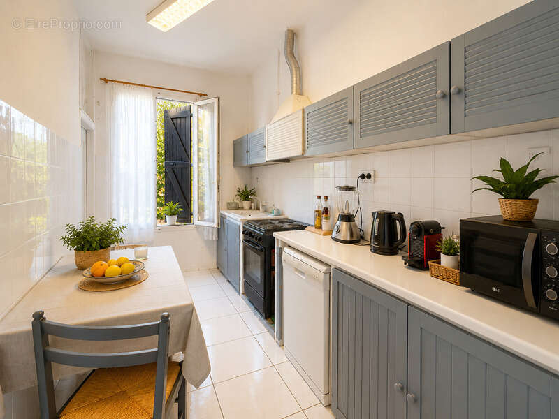 L'Île-Rousse centre – Ensemble immobilier 200 m² sur 1600 m² terrain à fort potentiel à 100 mètres des plages - photo 5