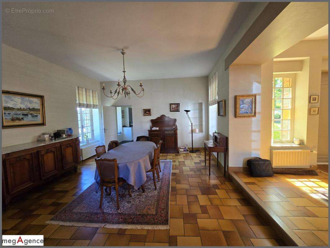 Maison à FOUGERES