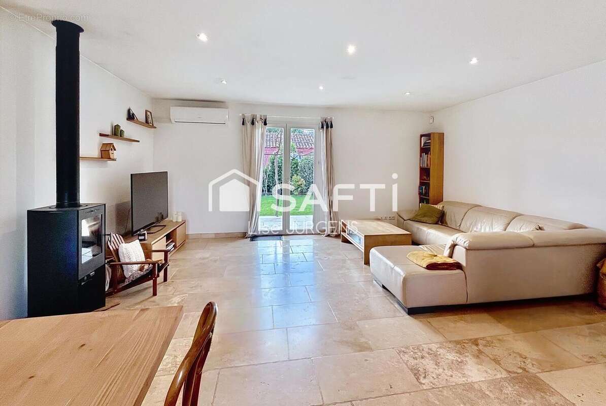 Photo 2 - Maison à MALEMORT-DU-COMTAT