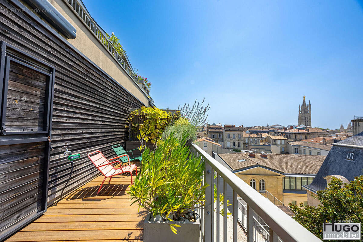 EN EXCLUSIVITÉ ! BORDEAUX HYPER-CENTRE : L'Exception au Coeur du Carré de Cheverus - T4 de Standing avec Terrasse XXL Plein Oues - photo 14