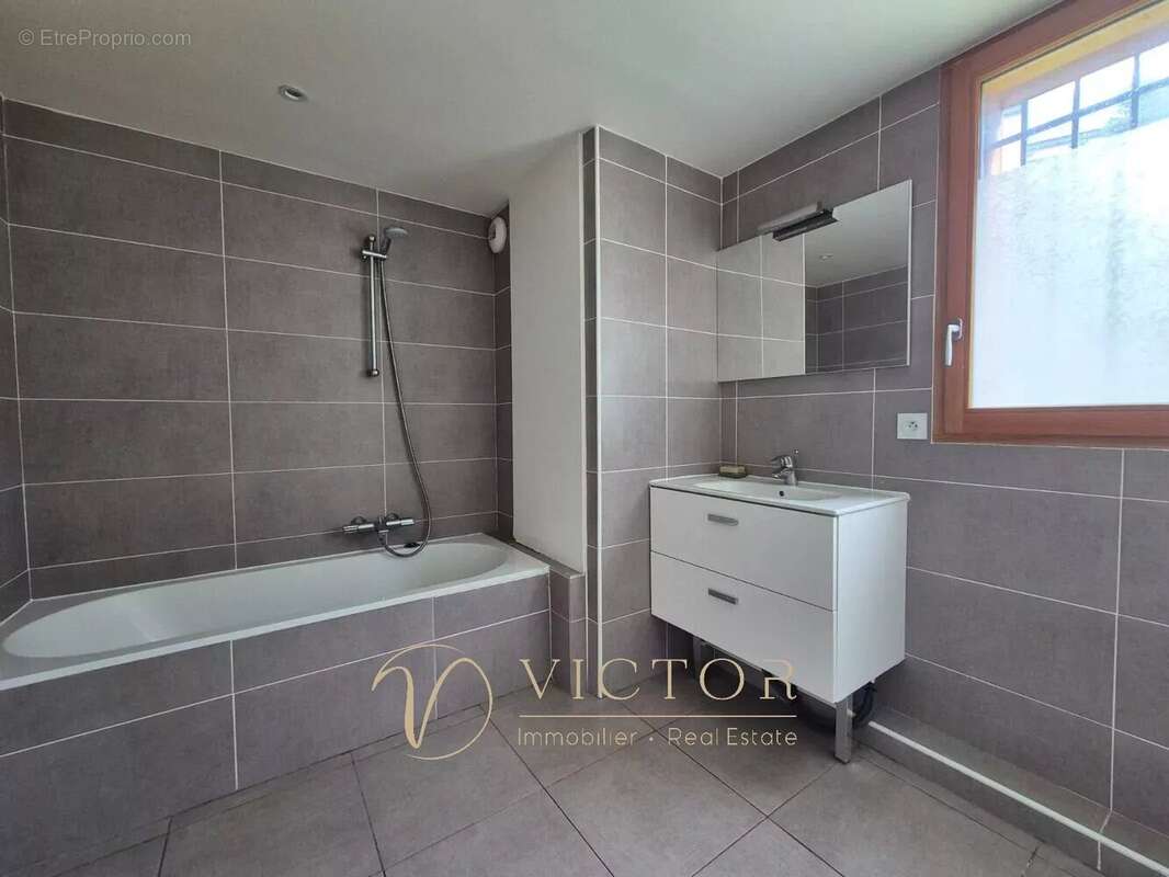 Appartement à SAINT-ETIENNE-DE-TINEE