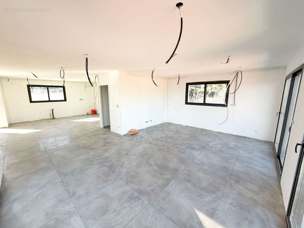 Maison à CHATEAUGAY