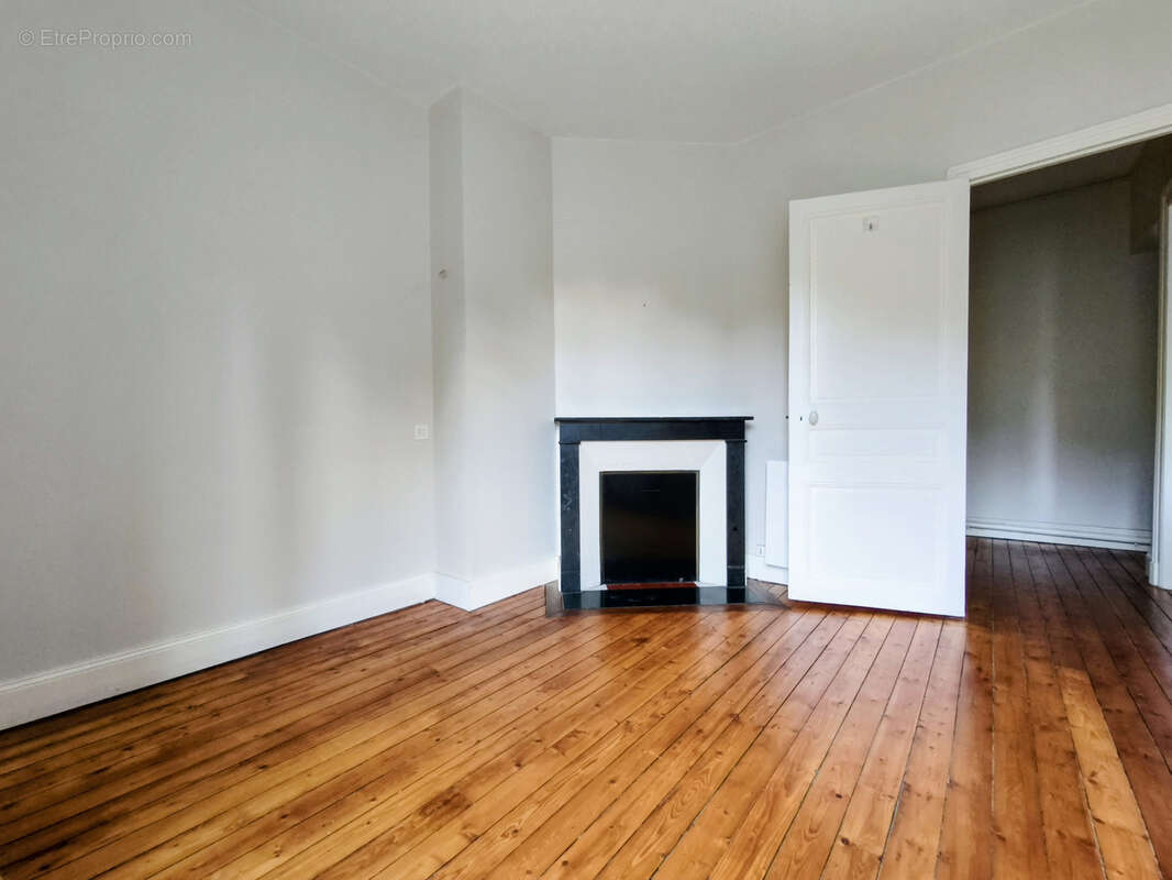 Maison à VILLESENEUX