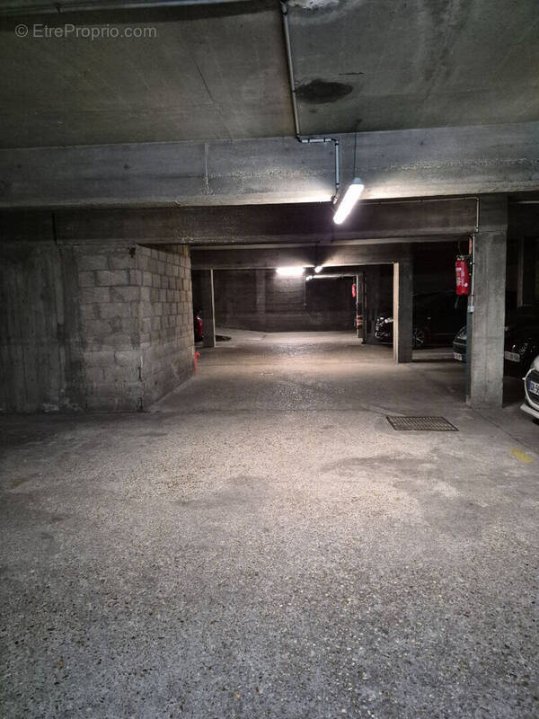 Parking à SAINT-MAURICE