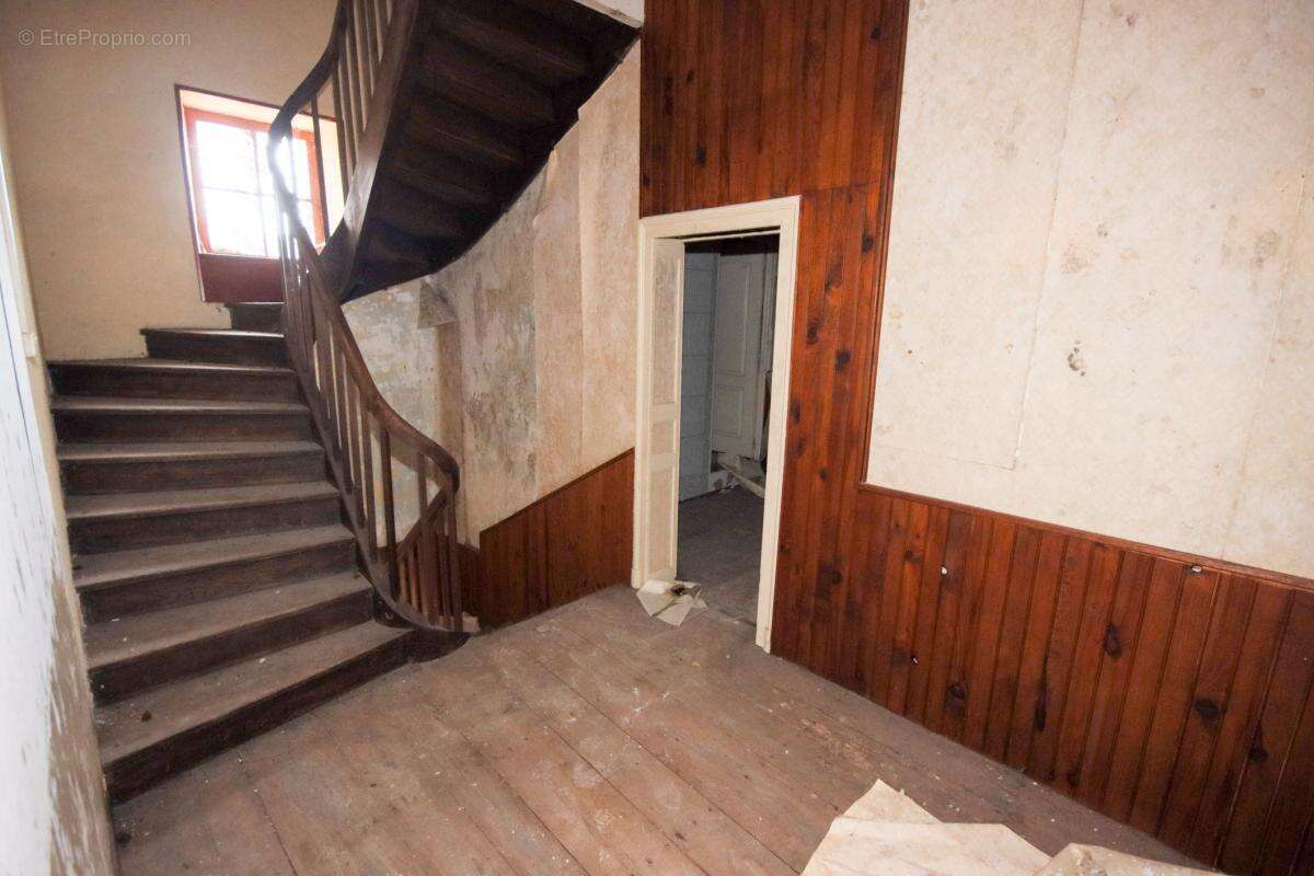 Maison à ROULLET-SAINT-ESTEPHE