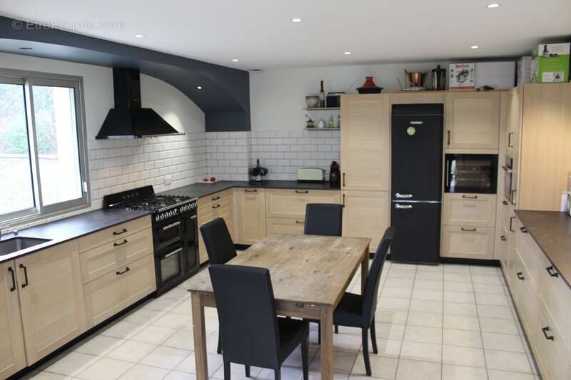 Dpt Maine et Loire (49), à vendre proche  de Cholet, maison de caractère avec 6 chambres sur 3750 m² de terrain + dépendance - photo 10