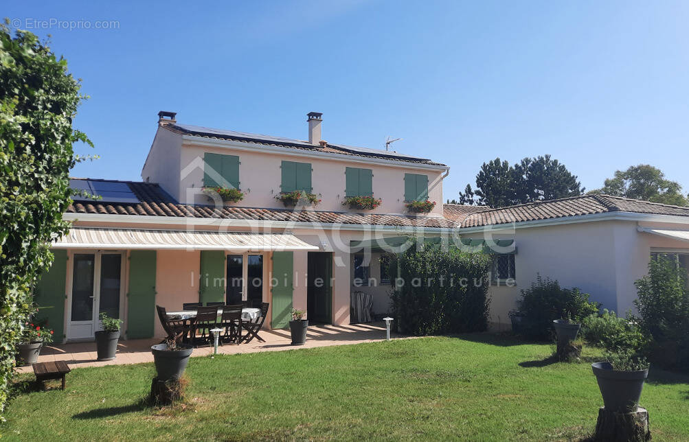 Maison à VAUX-SUR-MER