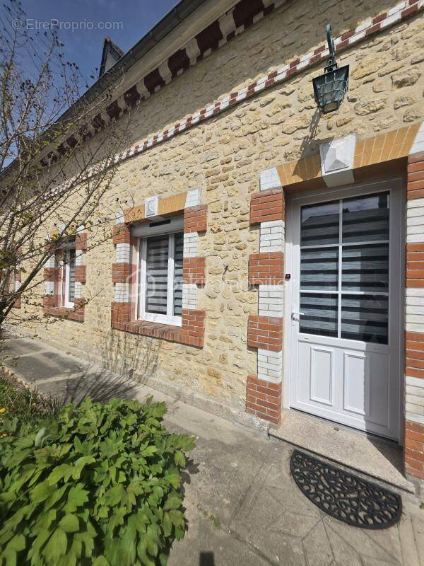 Maison à COURTOMER