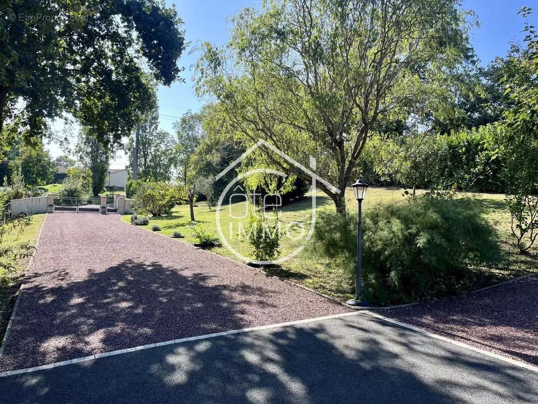 Maison à GAGEAC-ET-ROUILLAC