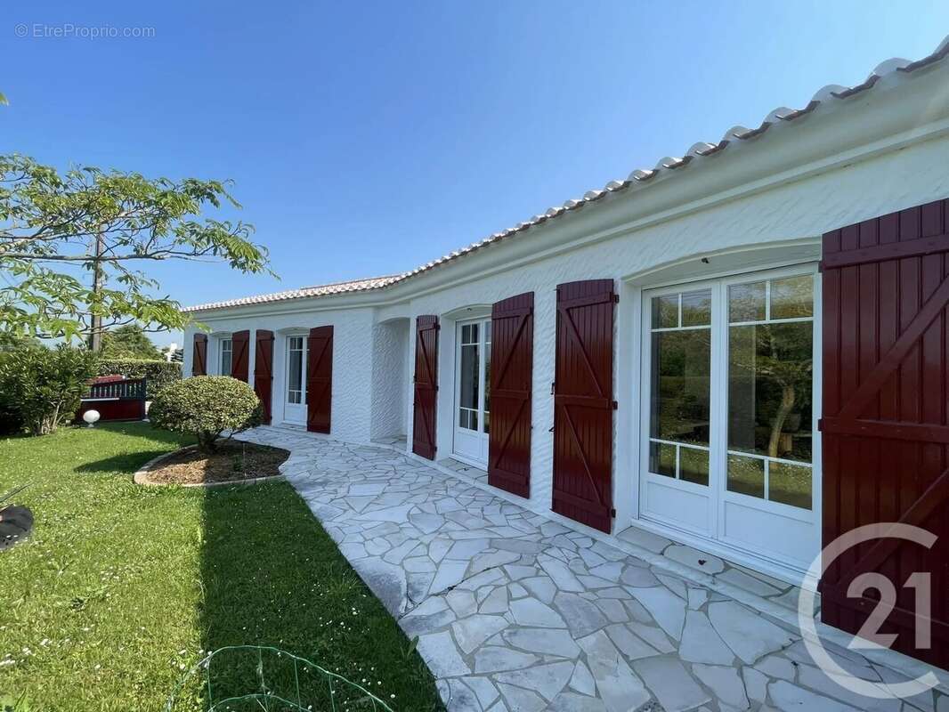 Maison à LE PERRIER