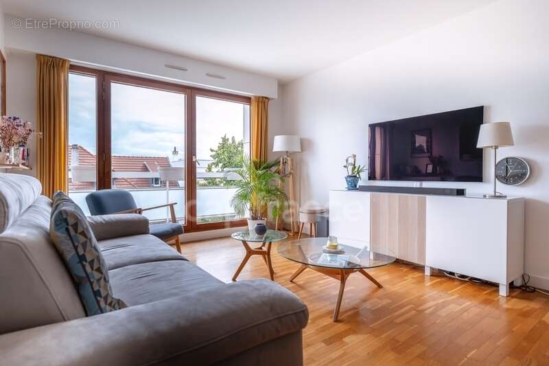 Appartement à SURESNES