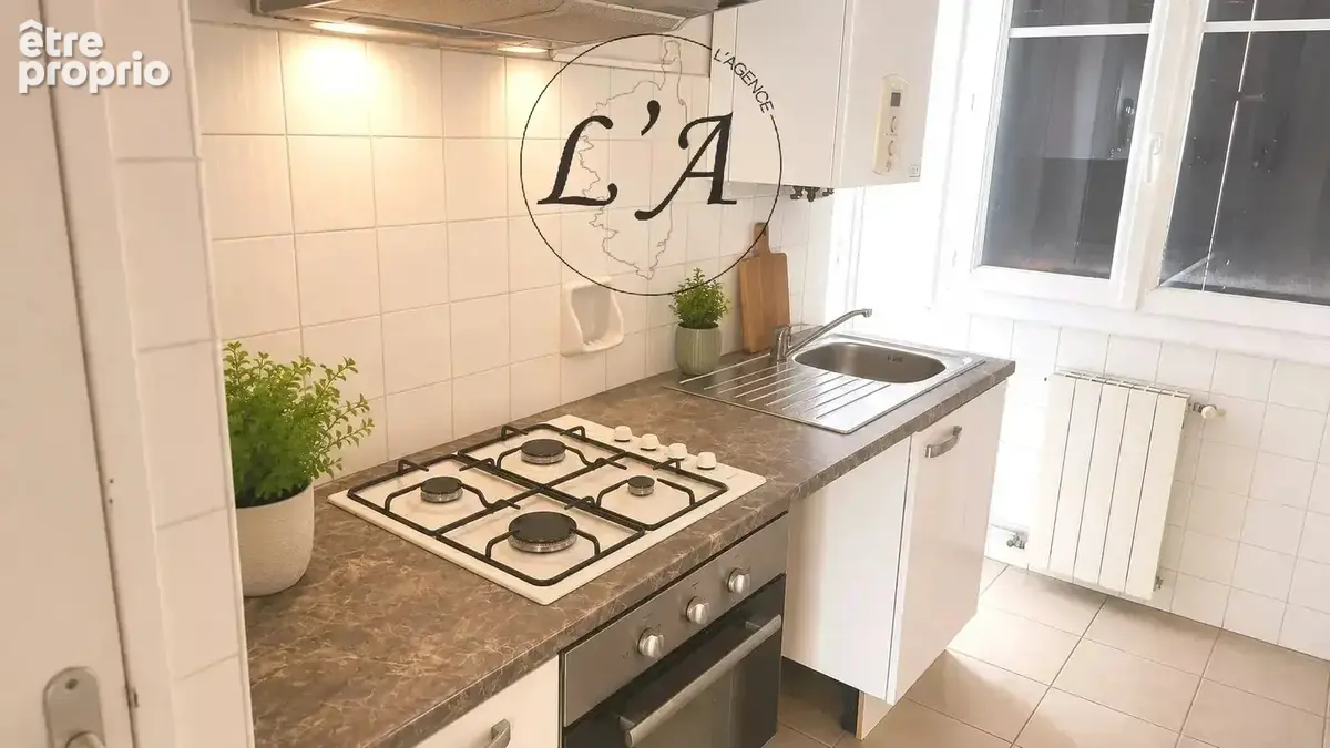 AJACCIO – Beau T2 de 58 m², terrasse et parking - photo 11