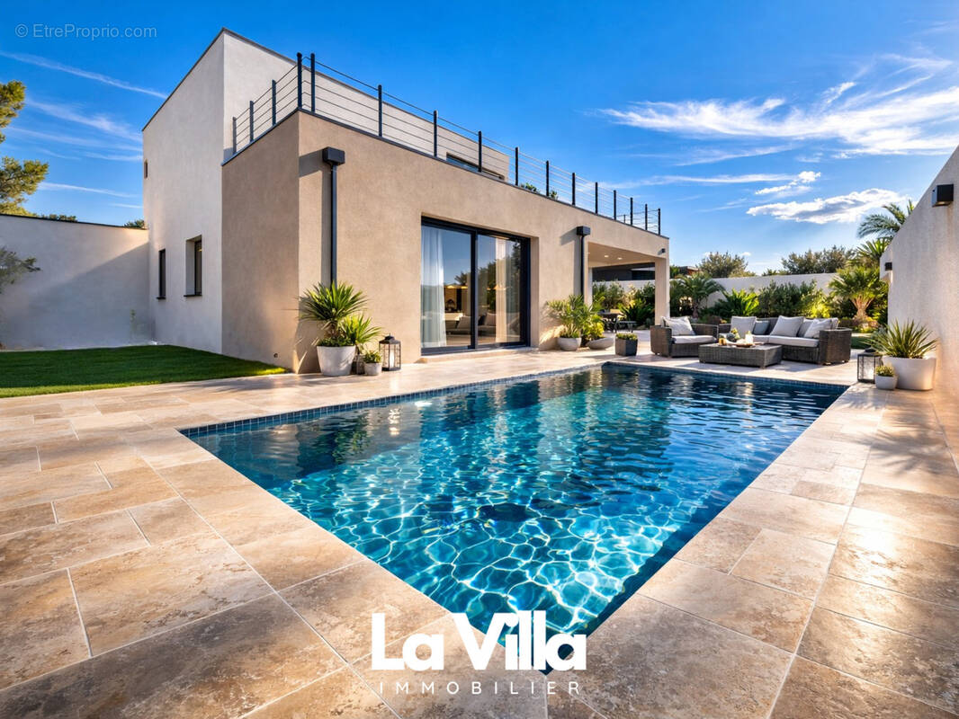 Maison à ENTRAIGUES-SUR-LA-SORGUE