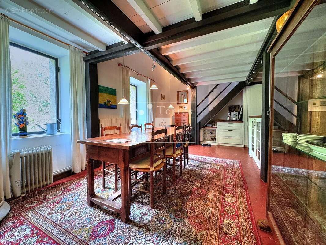 Maison à ENTRECASTEAUX