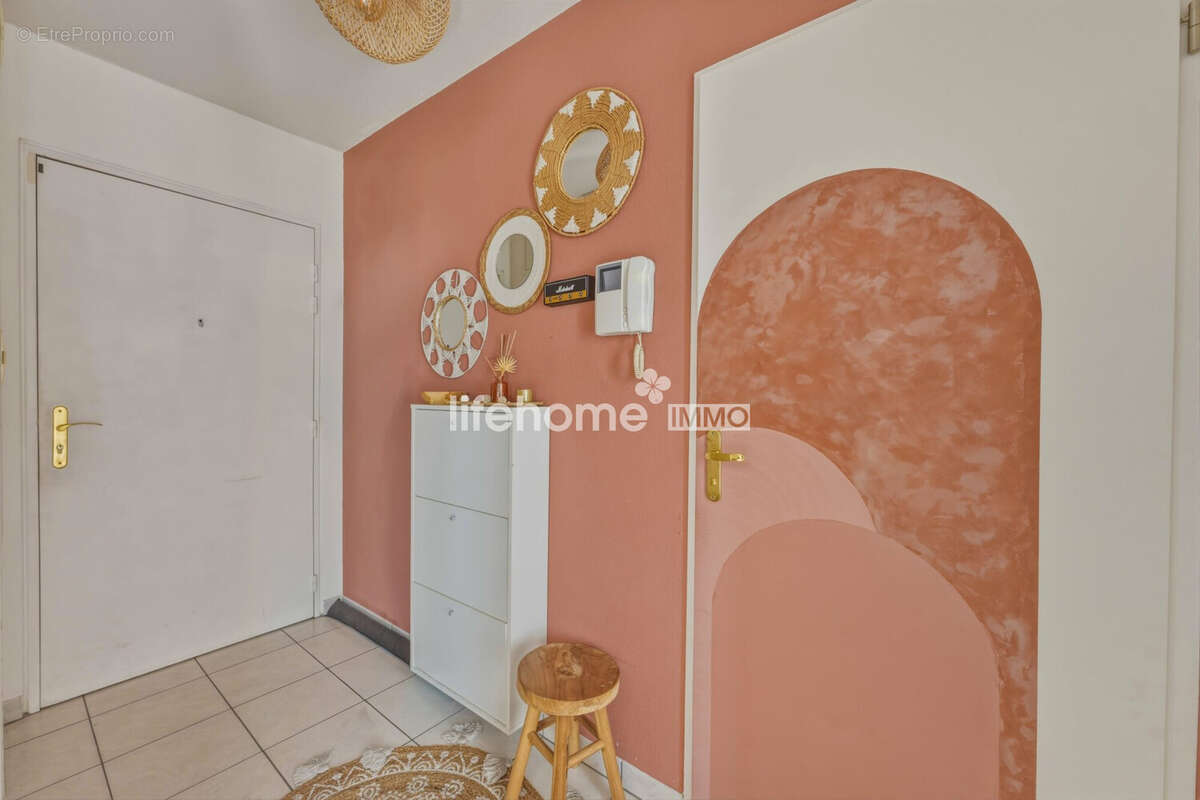 Appartement 41 m² à Cessy  - photo 2