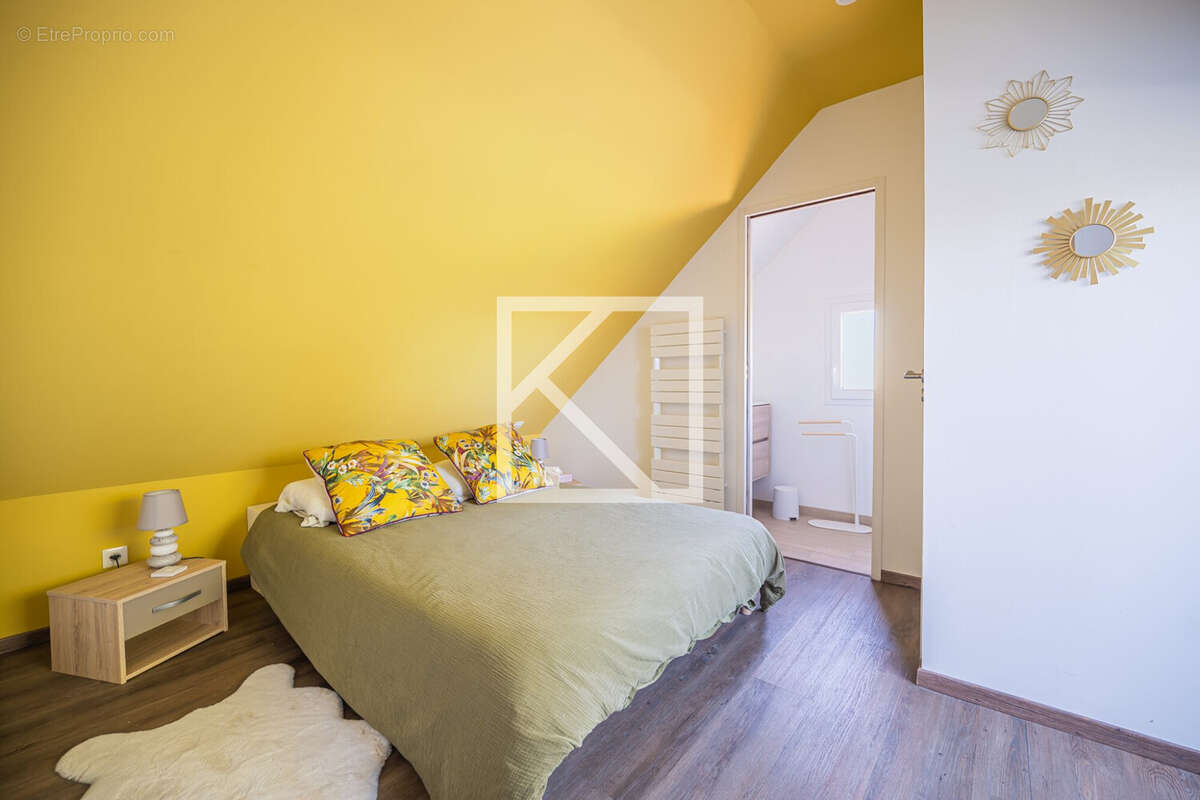 Maison 277 m² à Guecelard  - photo 8