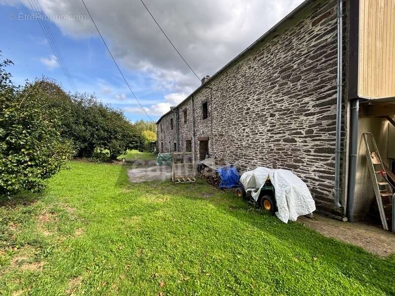Lopérec(29) Longère pleine de cachet - 110m² + combles aménageables - Terrain 2500m² - photo 13