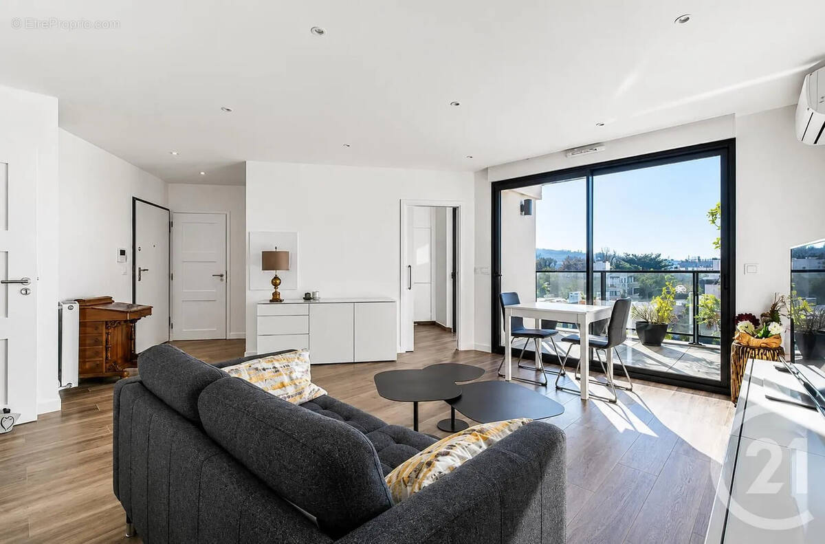 Appartement à SAINT-MAUR-DES-FOSSES